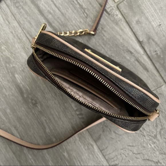Michael Kors Logo Crossbody - Picture 7 of 11
